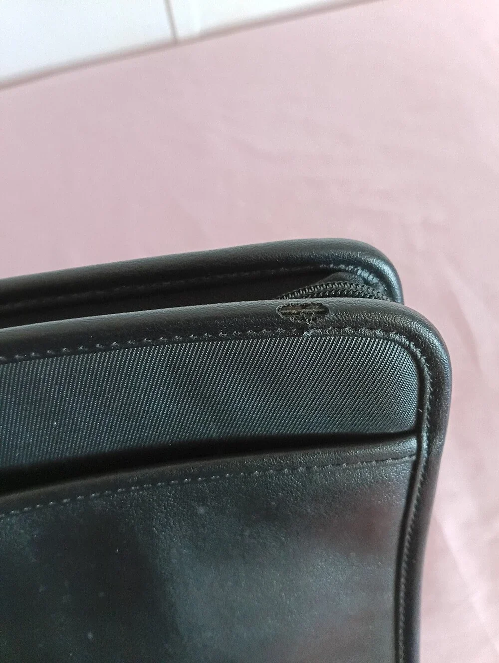 Swiss Army Wenger Black Zip Around Planner Portfolio Organizer